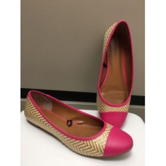 ‼️SOLD‼️ Banana Republic Pink and Straw Flats - Picture 4 of 4